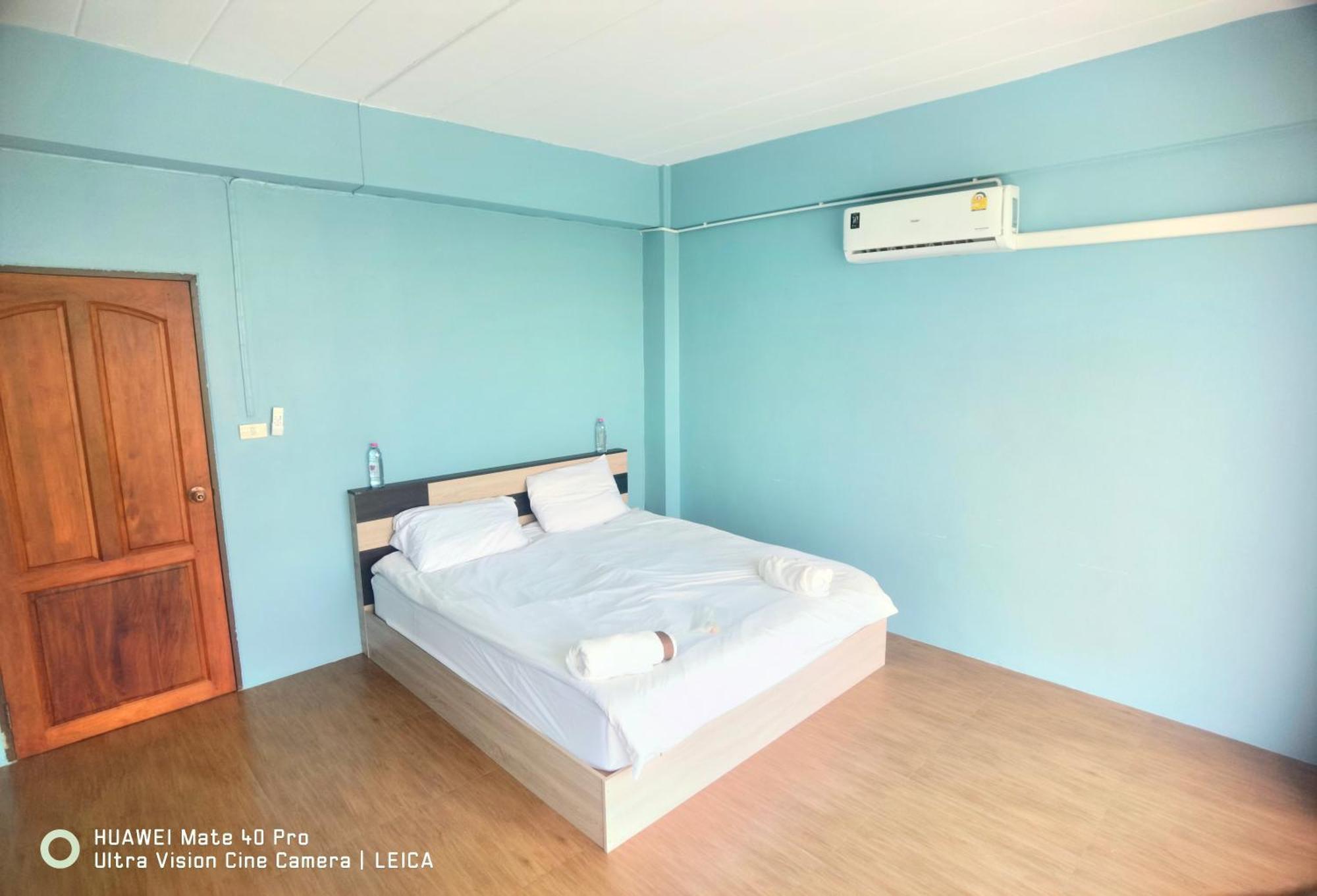 115 Townhouse Hotel Ban Khlong Krang Kültér fotó