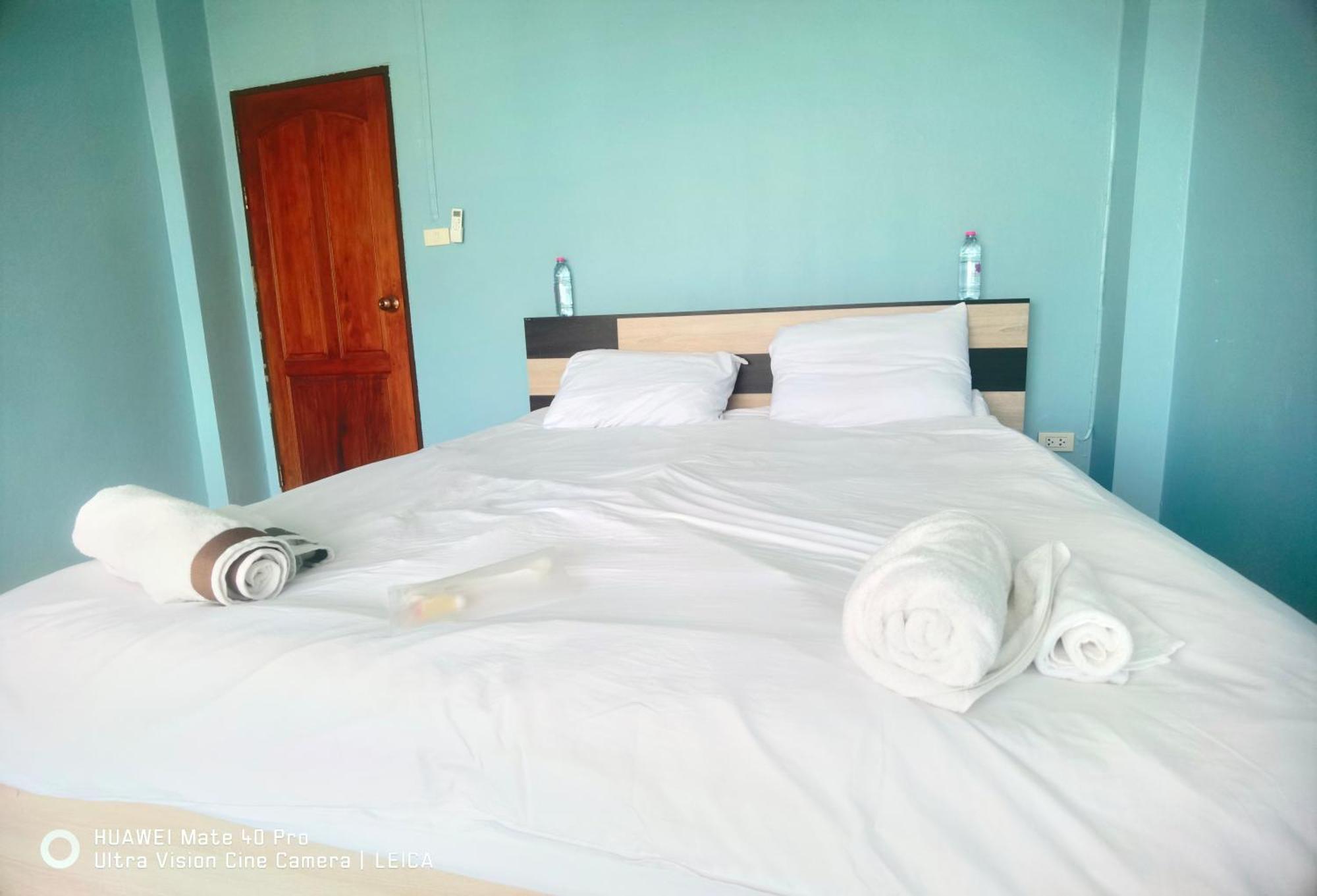 115 Townhouse Hotel Ban Khlong Krang Kültér fotó