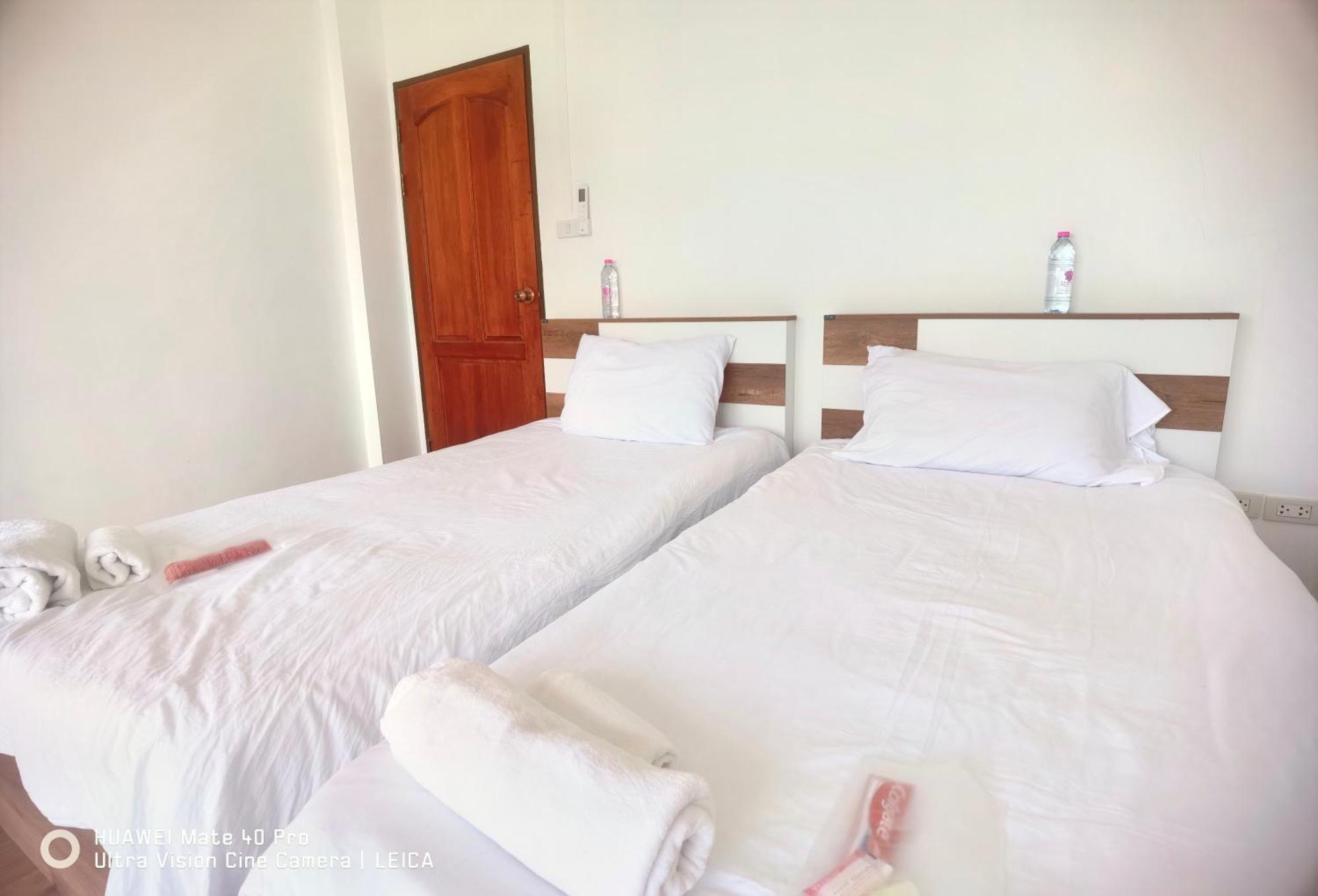 115 Townhouse Hotel Ban Khlong Krang Kültér fotó