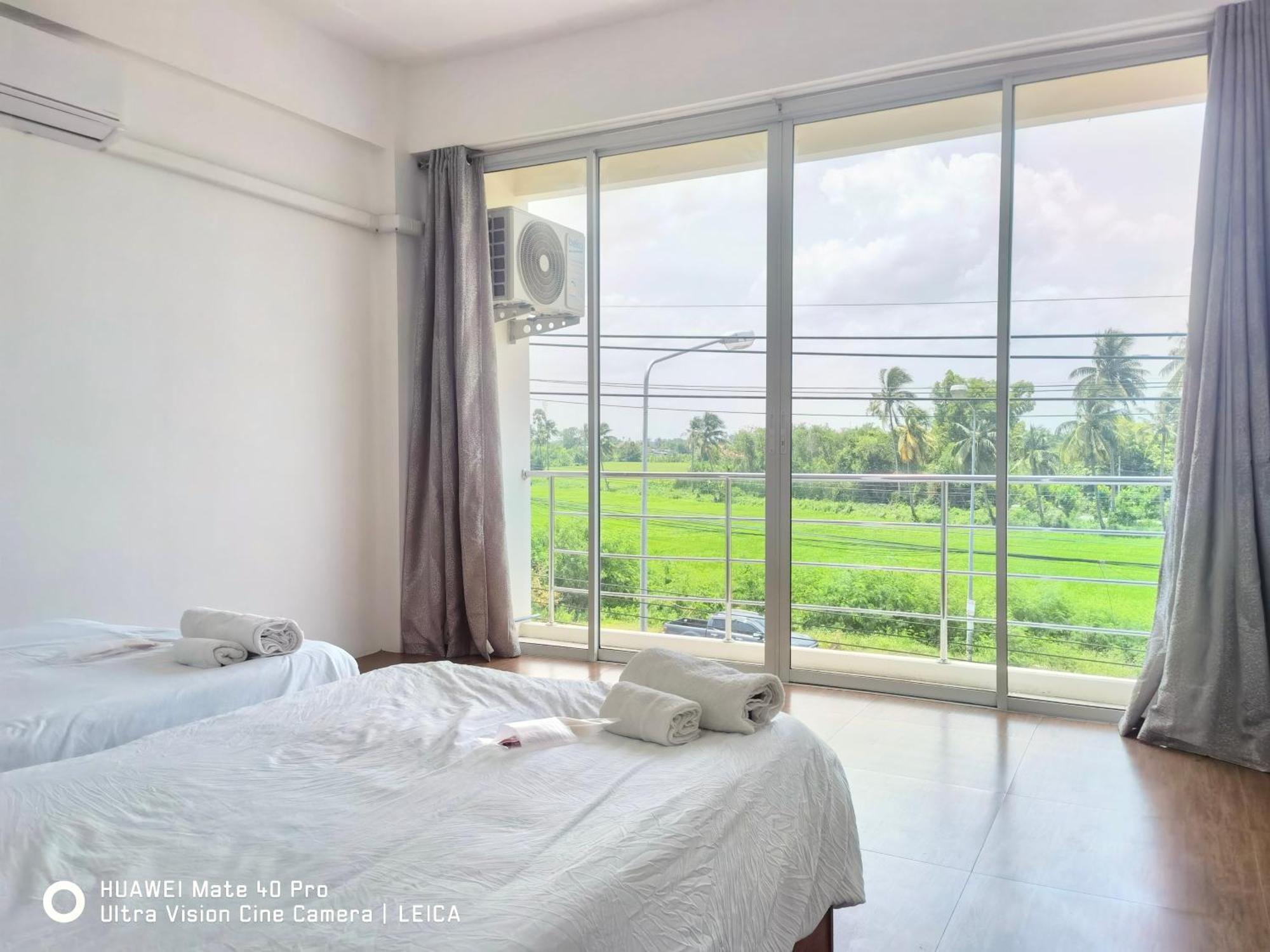 115 Townhouse Hotel Ban Khlong Krang Kültér fotó