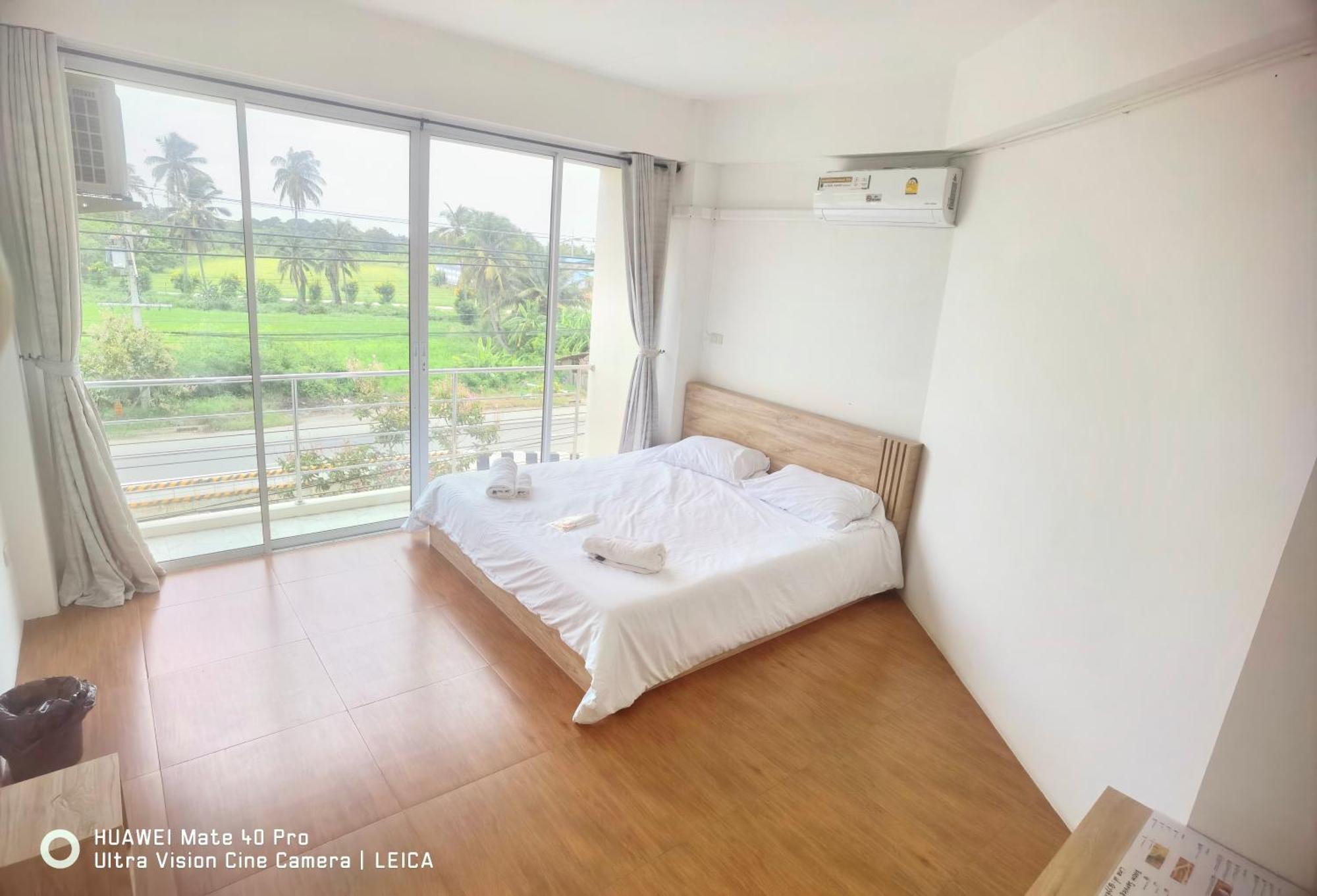 115 Townhouse Hotel Ban Khlong Krang Kültér fotó