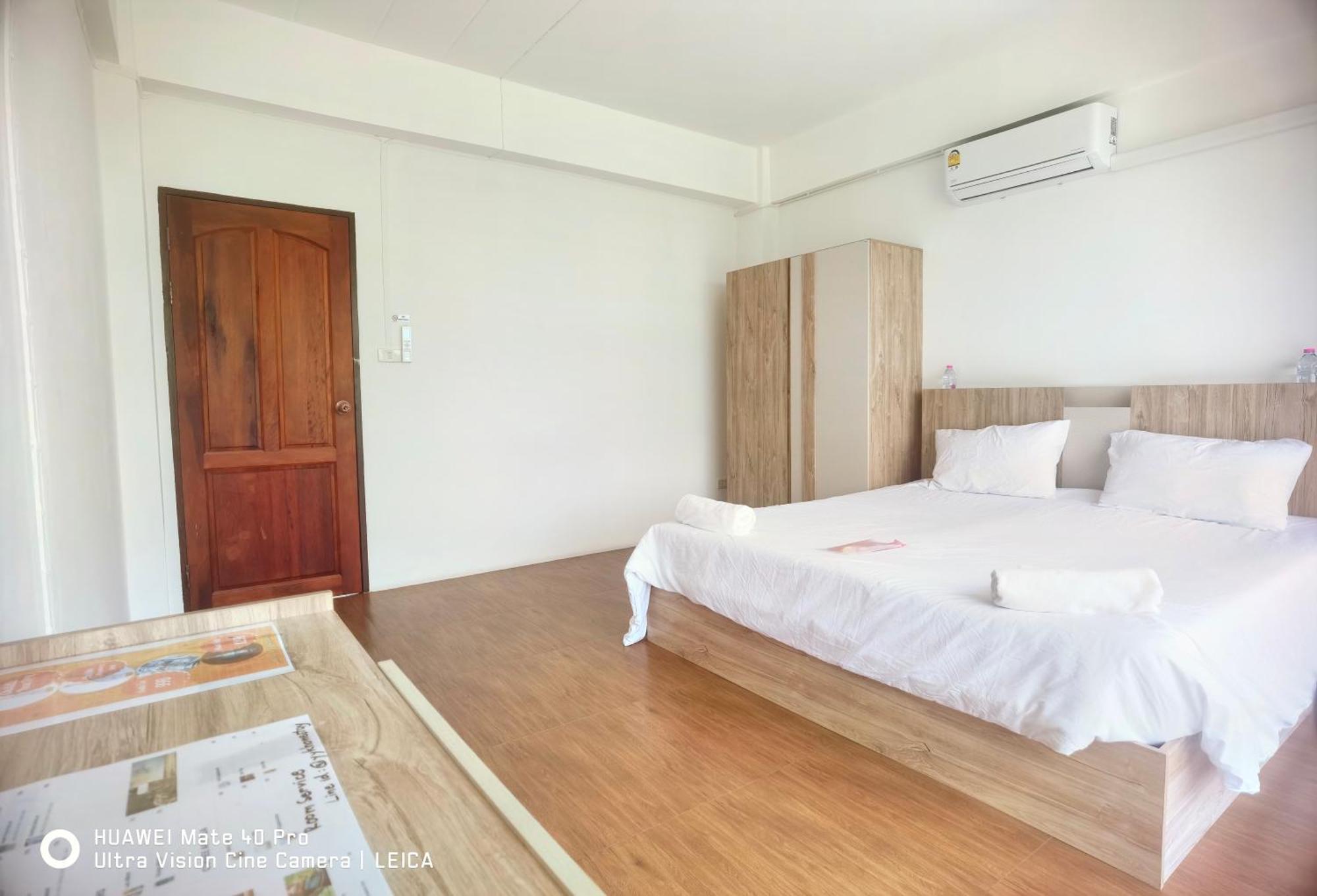 115 Townhouse Hotel Ban Khlong Krang Kültér fotó