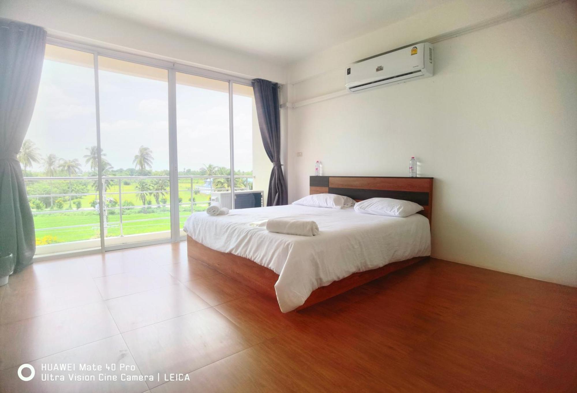 115 Townhouse Hotel Ban Khlong Krang Kültér fotó