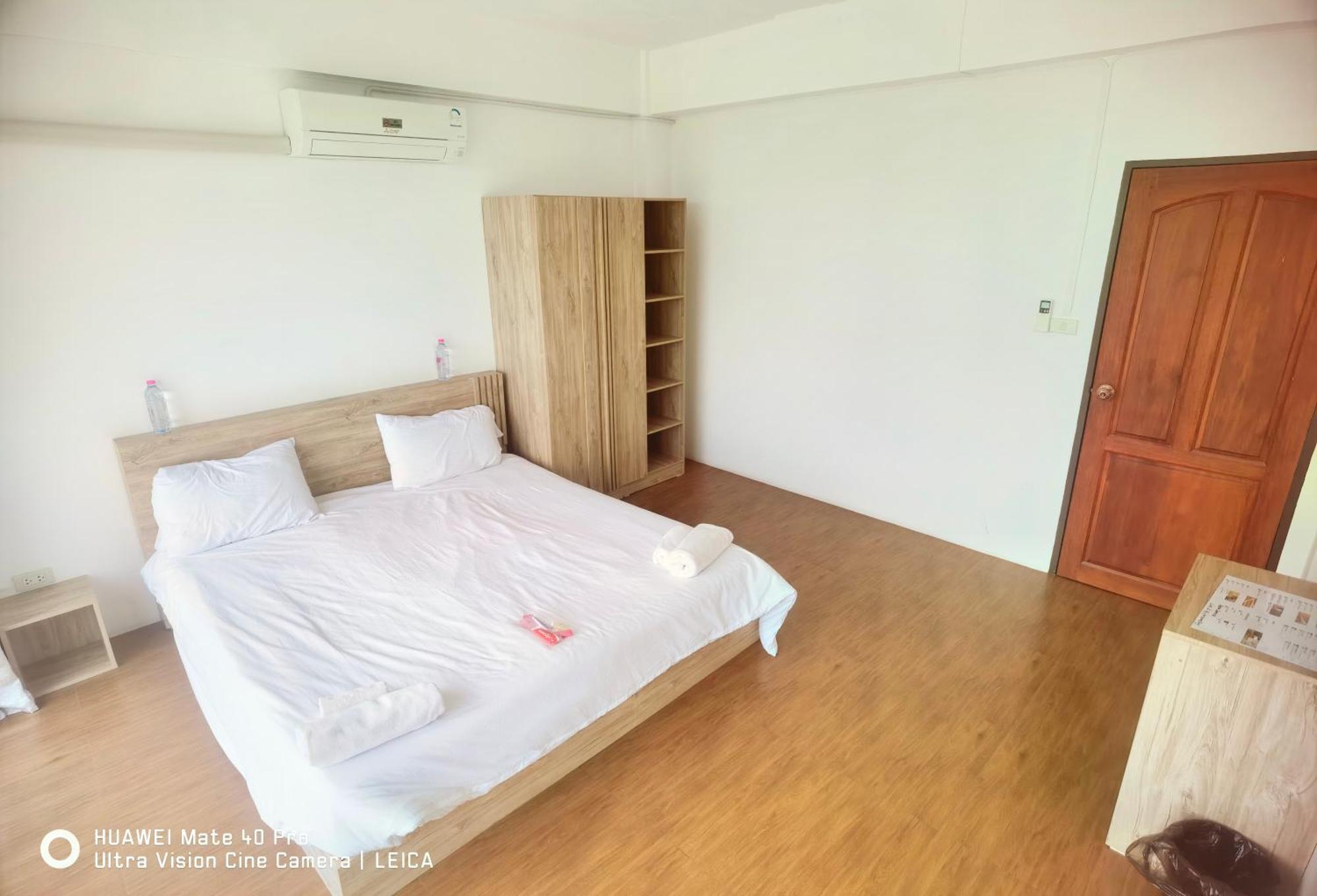 115 Townhouse Hotel Ban Khlong Krang Kültér fotó