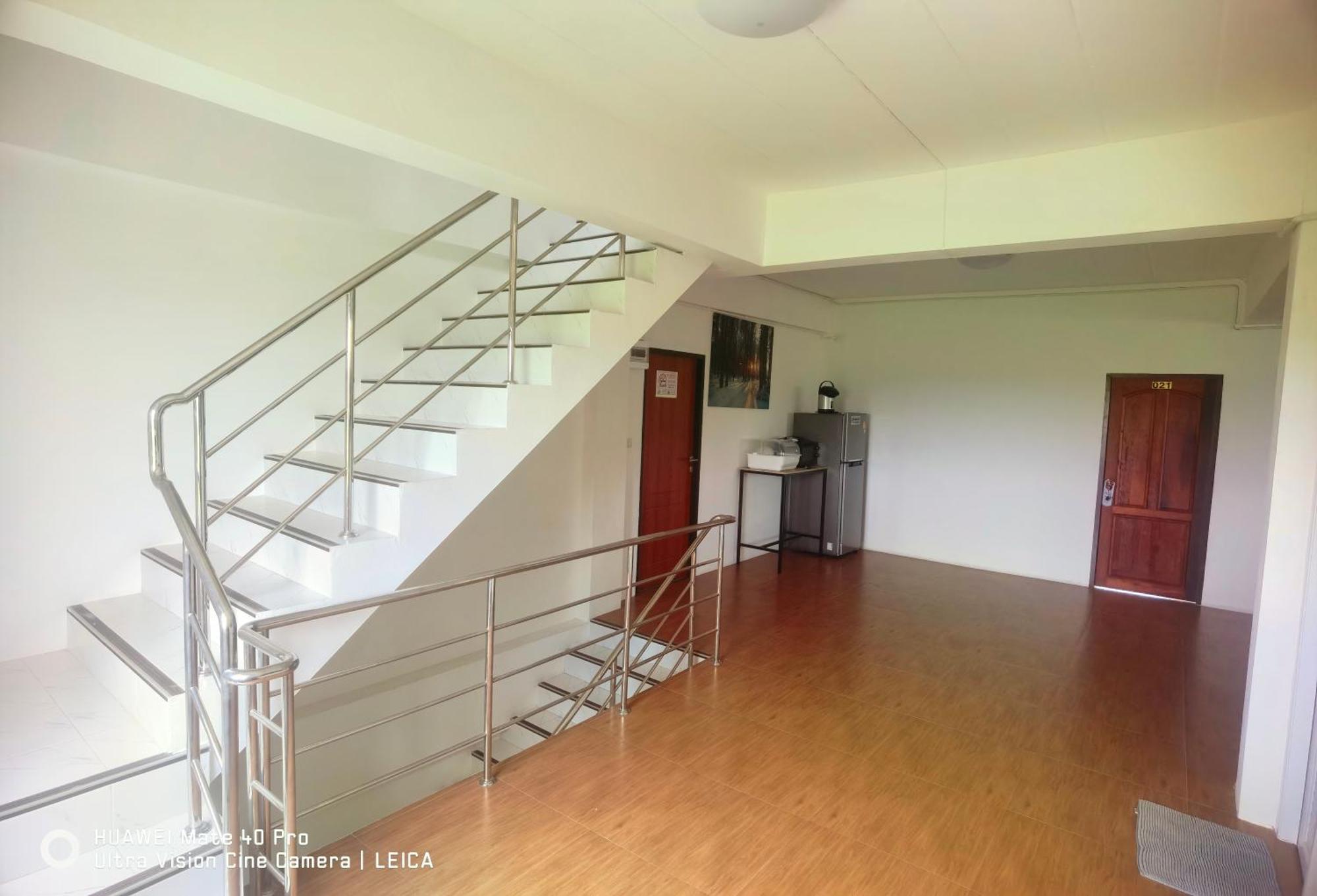 115 Townhouse Hotel Ban Khlong Krang Kültér fotó