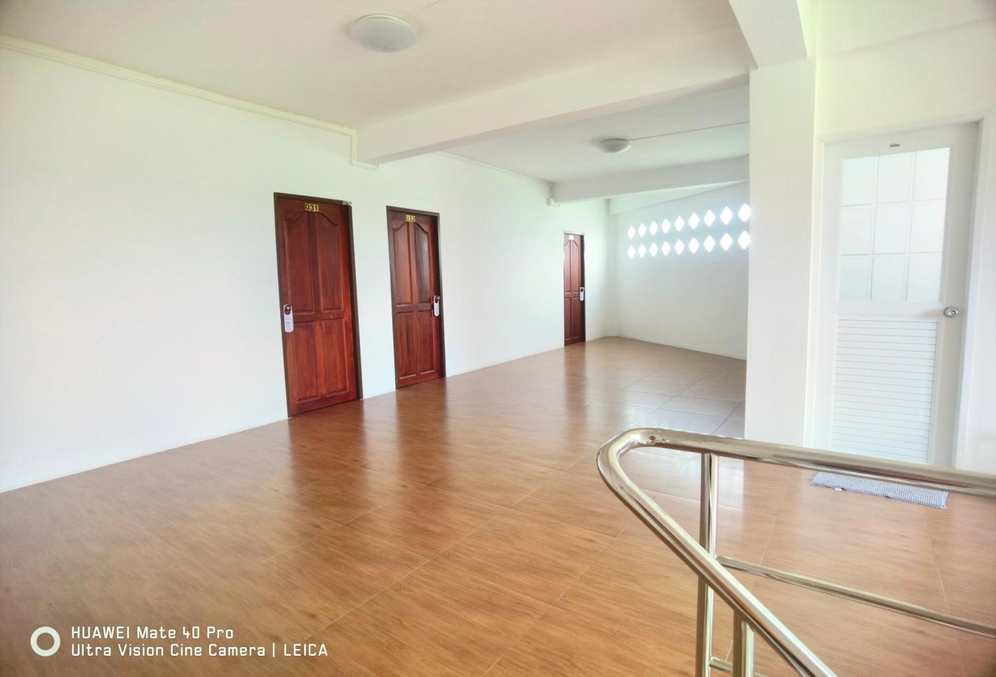 115 Townhouse Hotel Ban Khlong Krang Kültér fotó