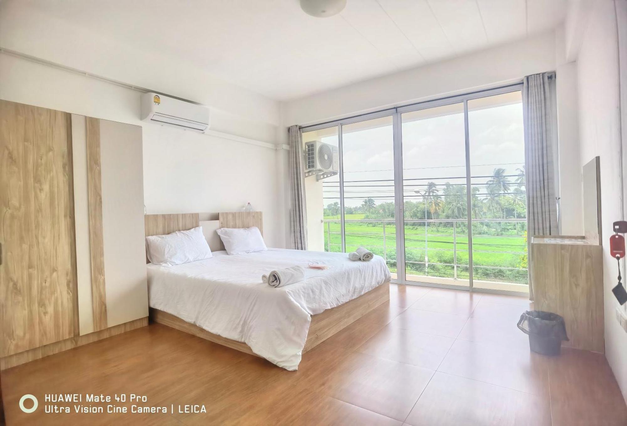 115 Townhouse Hotel Ban Khlong Krang Kültér fotó