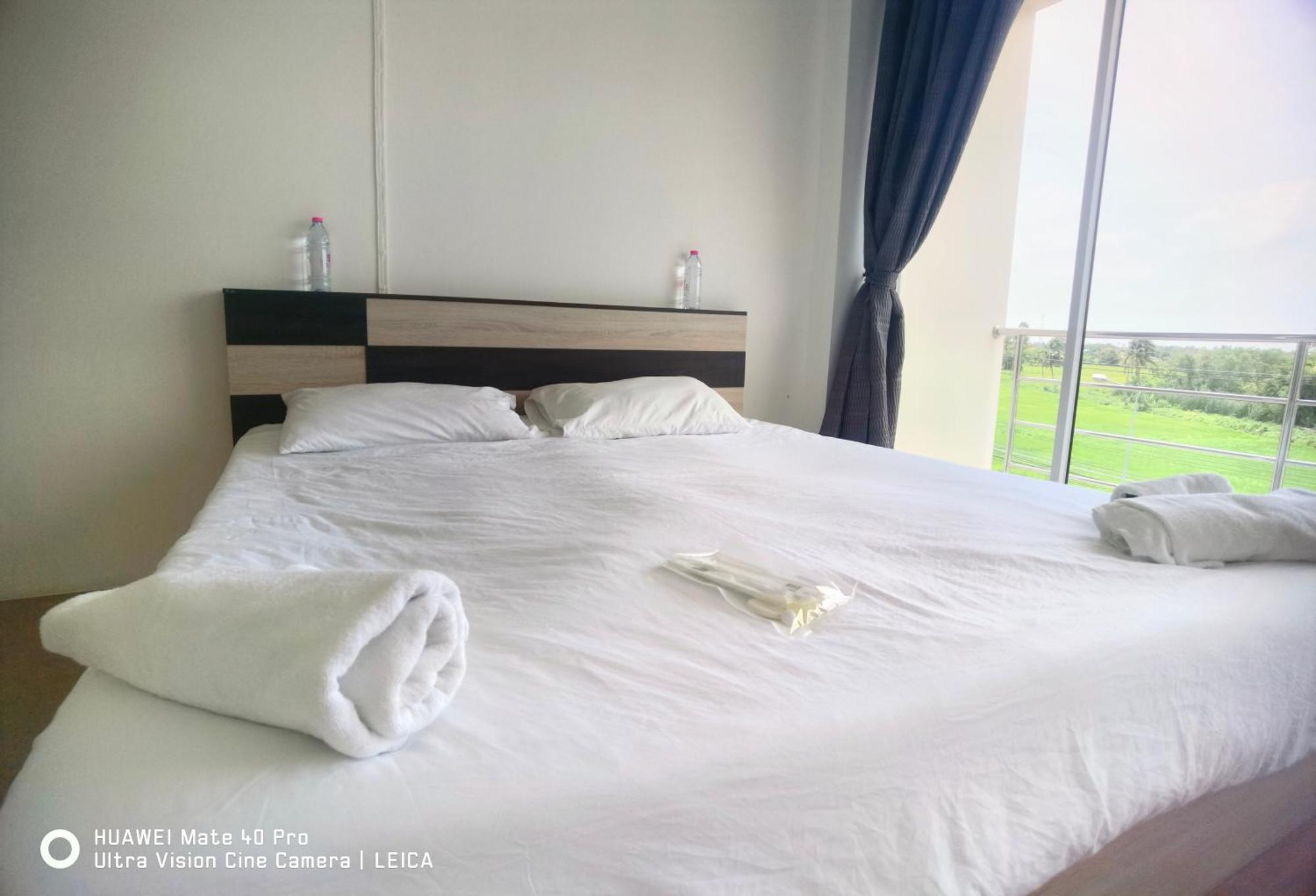 115 Townhouse Hotel Ban Khlong Krang Kültér fotó