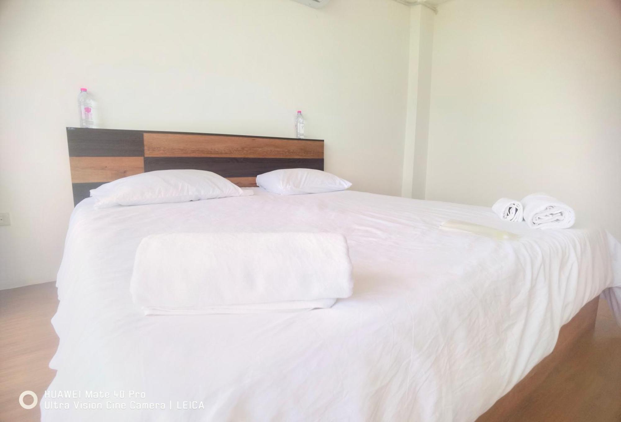115 Townhouse Hotel Ban Khlong Krang Kültér fotó