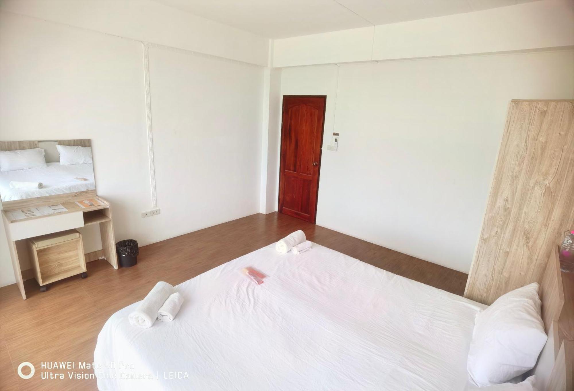 115 Townhouse Hotel Ban Khlong Krang Kültér fotó