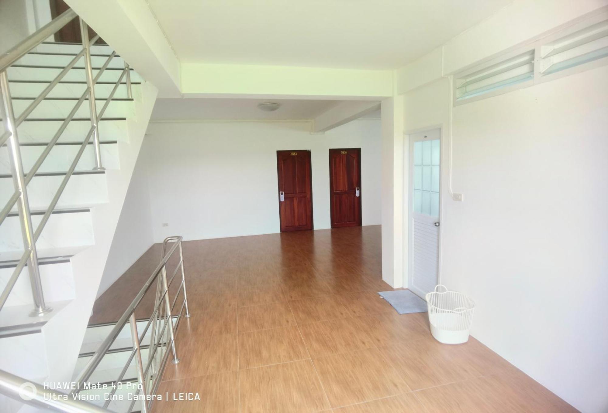 115 Townhouse Hotel Ban Khlong Krang Kültér fotó