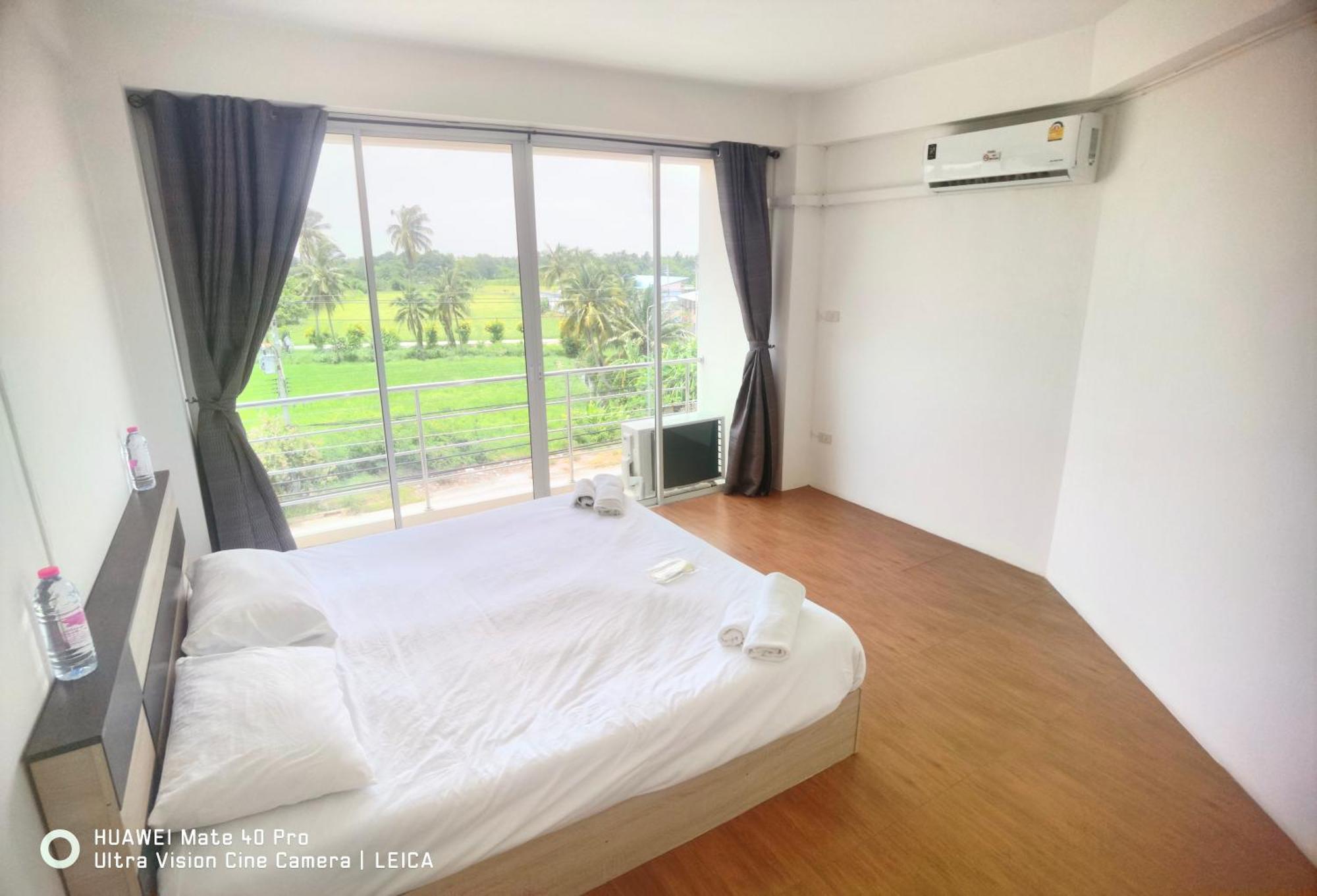 115 Townhouse Hotel Ban Khlong Krang Kültér fotó