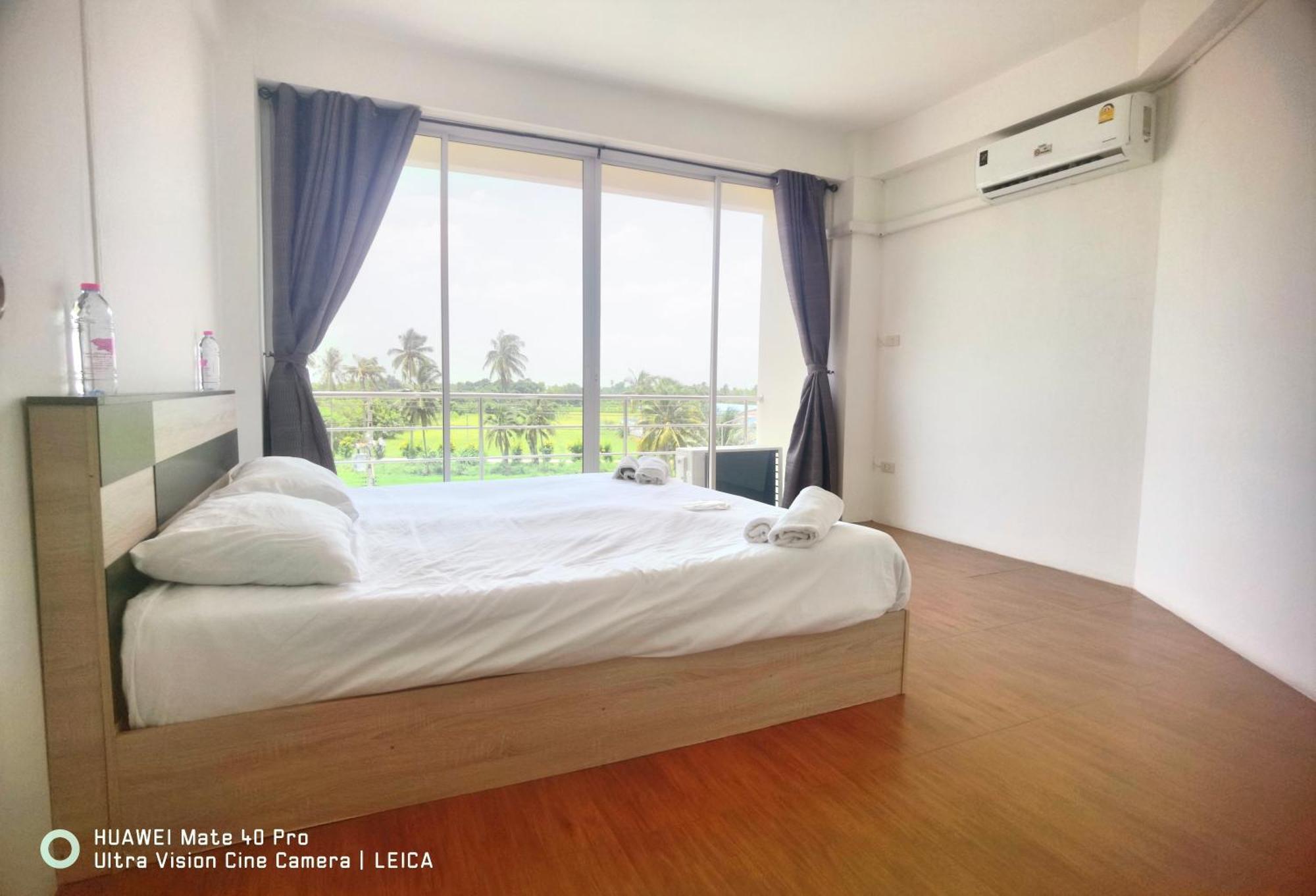 115 Townhouse Hotel Ban Khlong Krang Kültér fotó